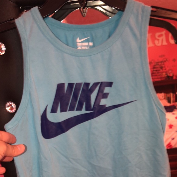 Nike Tops - Youth medium Nike shirt unisex Nike Tops - Youth medium Nike shirt unisex